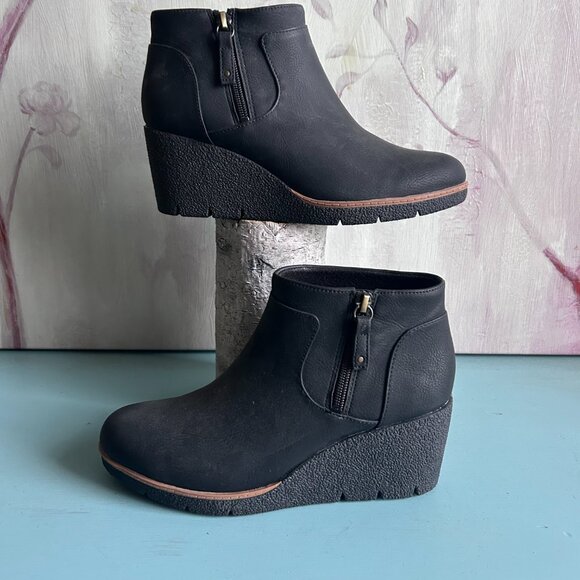 NWOT Dr. Scholl's Women's Bianca Black Suede Wedge Booties Size 7.5 Ankle Boots - Picture 9 of 9